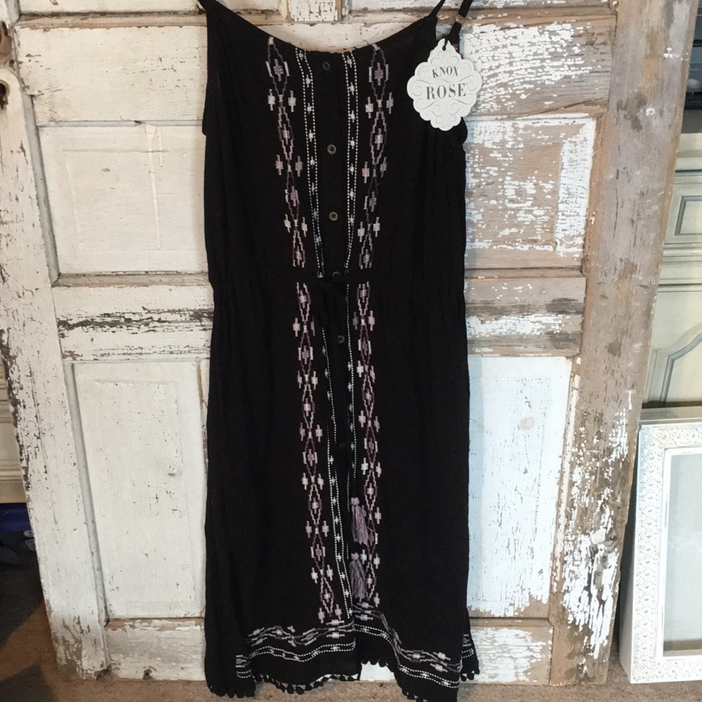NWT Boho Embroidered Dress Buttons Down Front